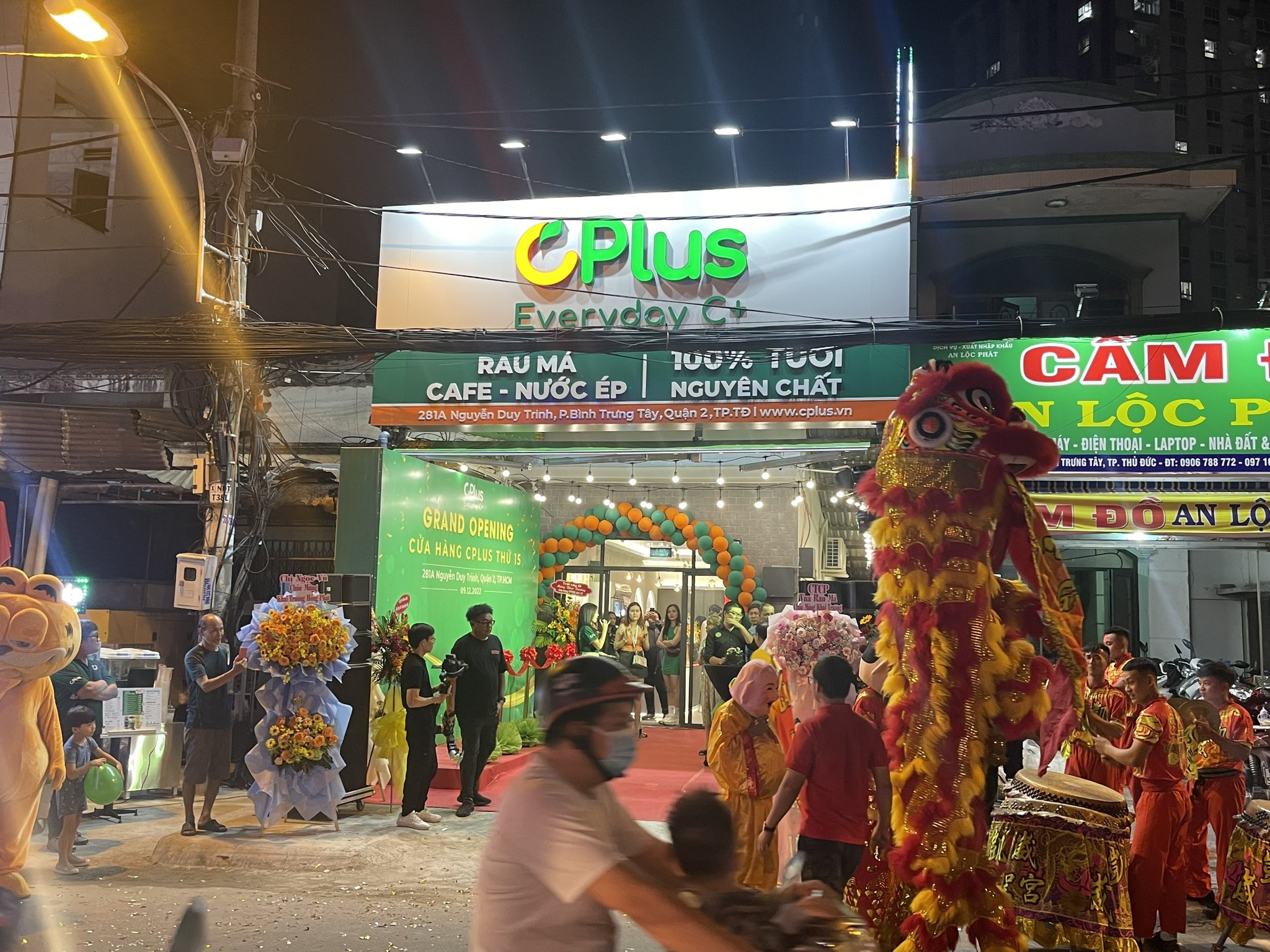 Khai truong CPlus 6