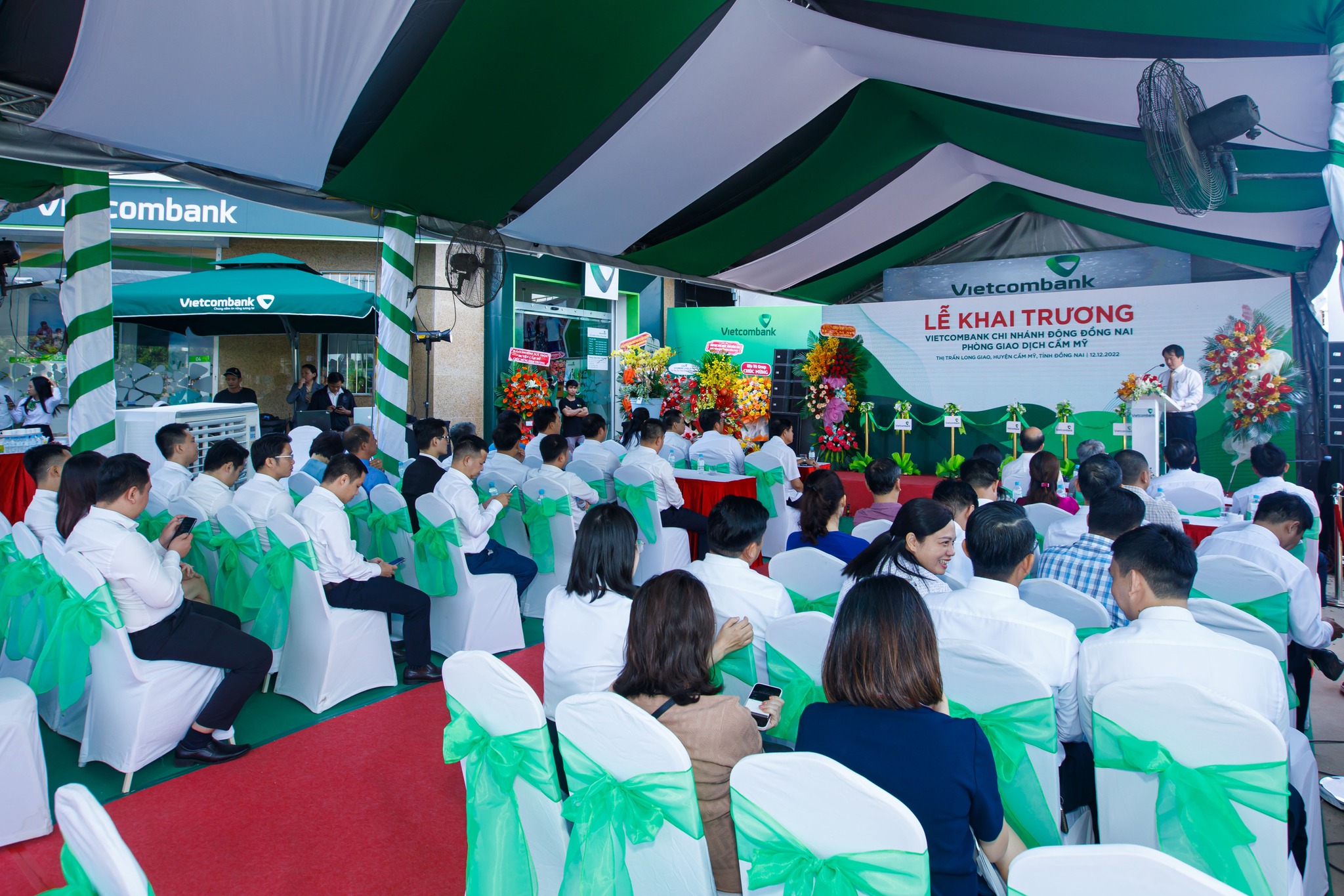 Khai truong Vietcombank Cam My 11