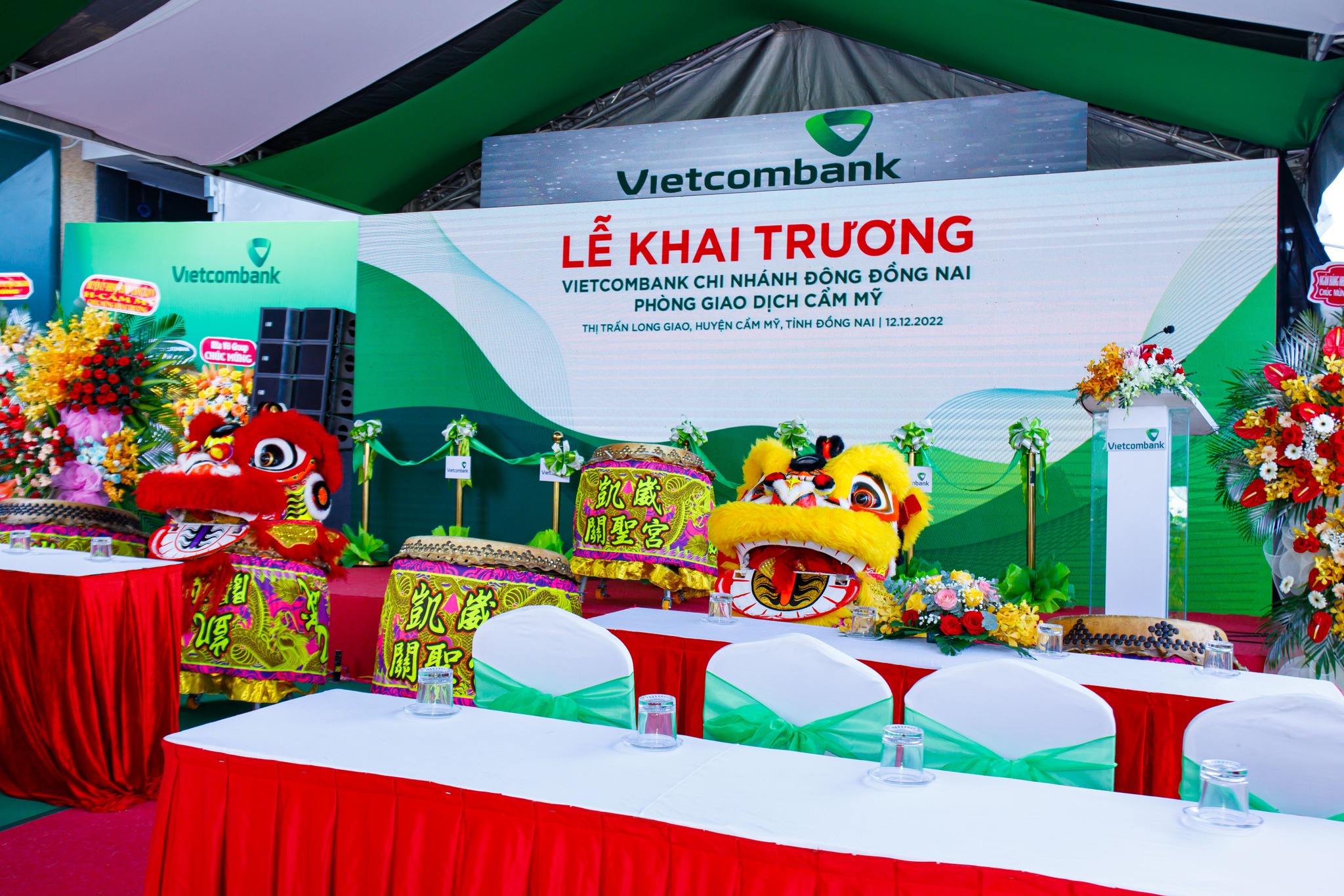 Khai truong Vietcombank Cam My 20