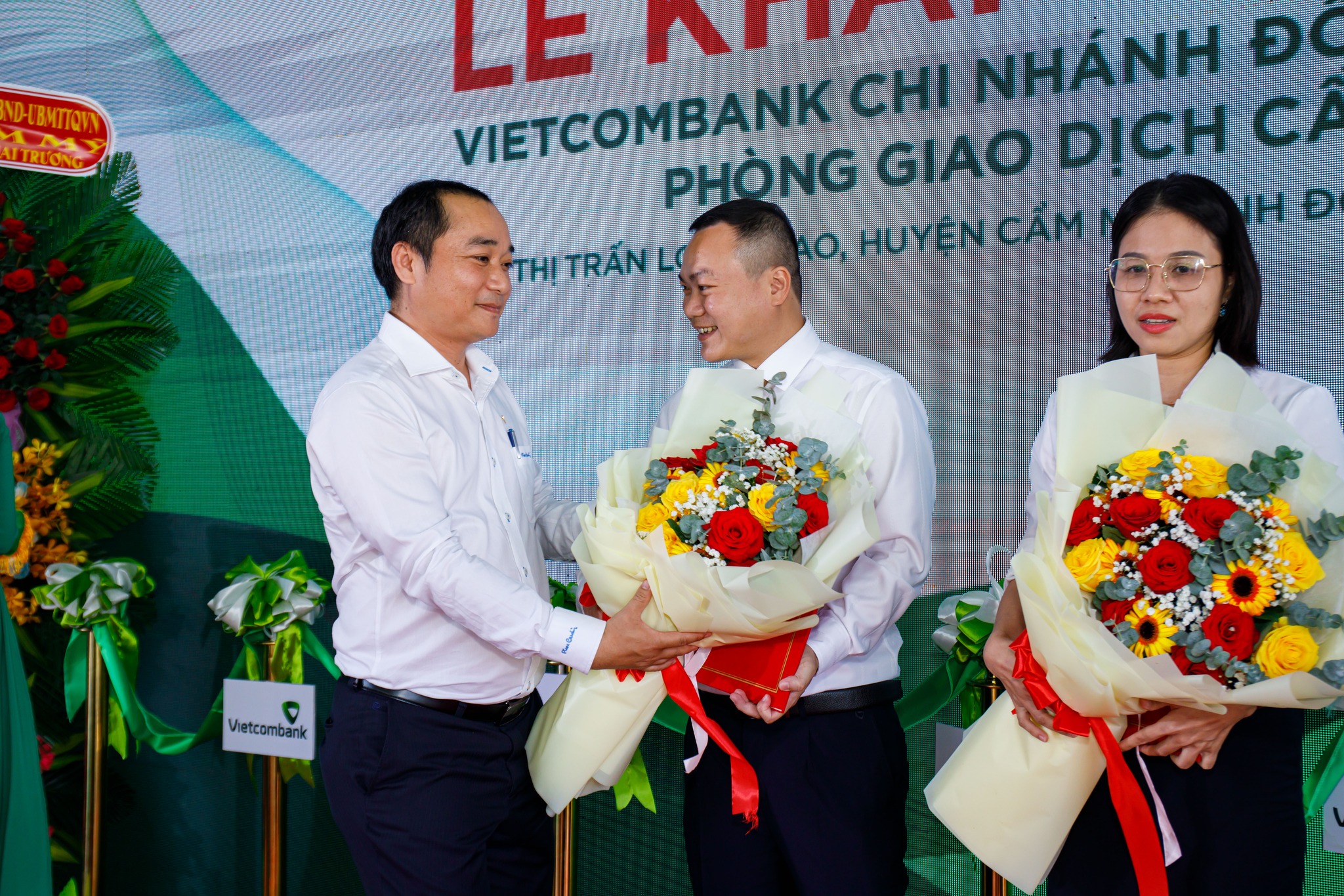 Khai truong Vietcombank Cam My 24