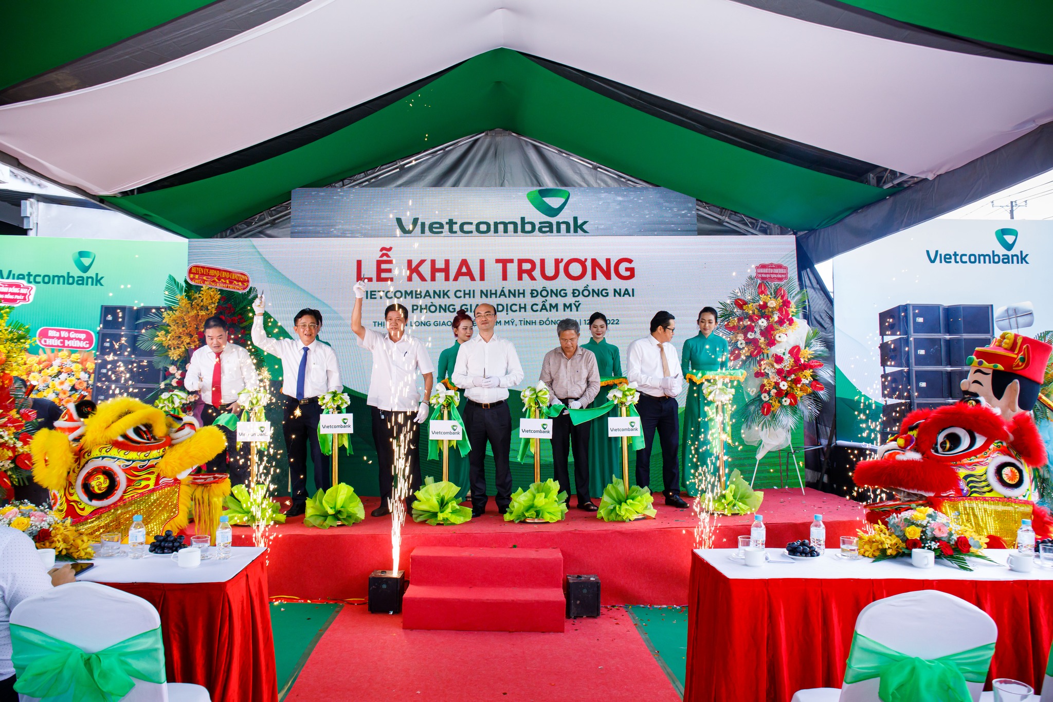 Khai truong Vietcombank Cam My 3