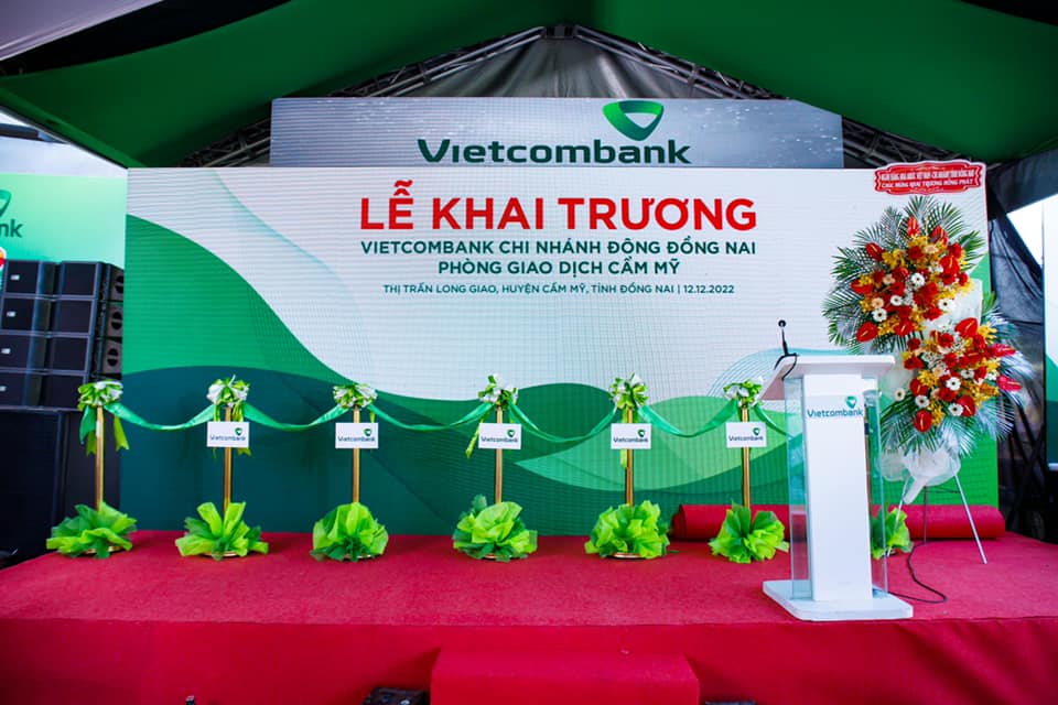 Khai truong Vietcombank Cam My 31