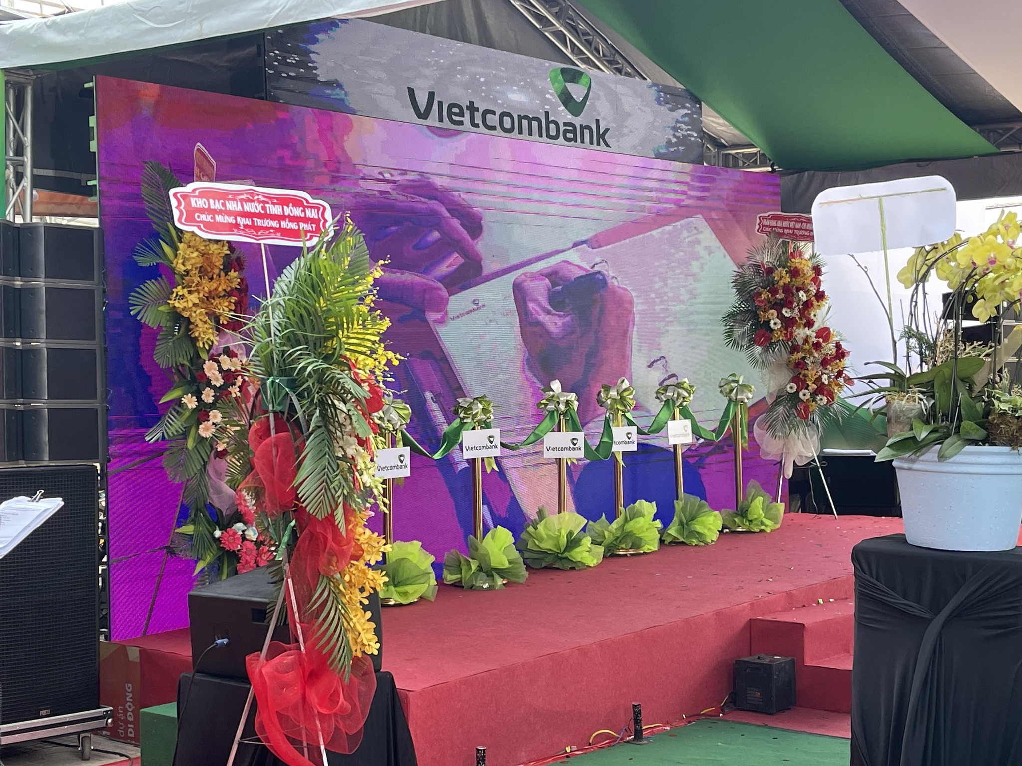 Khai truong Vietcombank Cam My 34