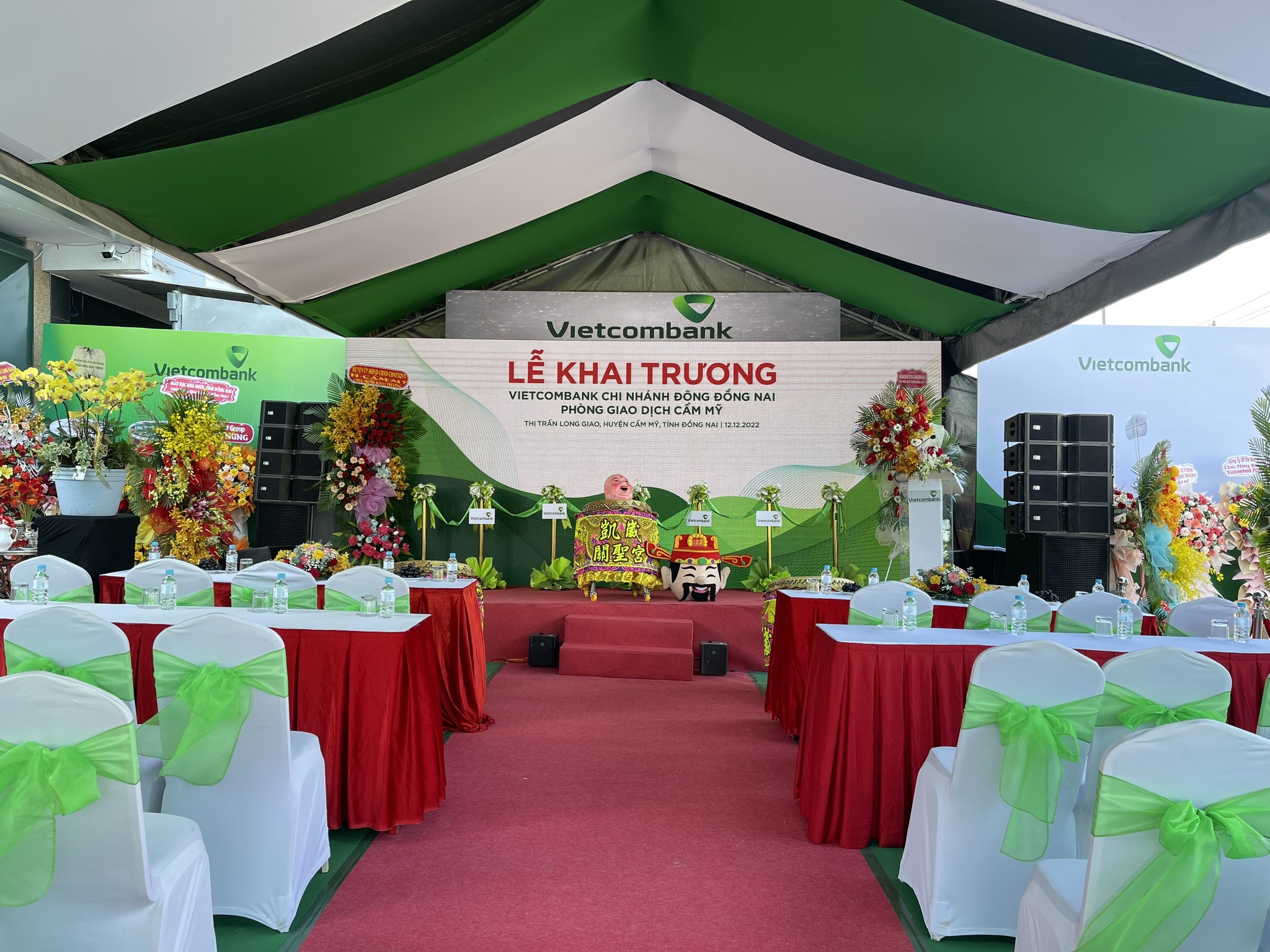 Khai truong Vietcombank Cam My 36