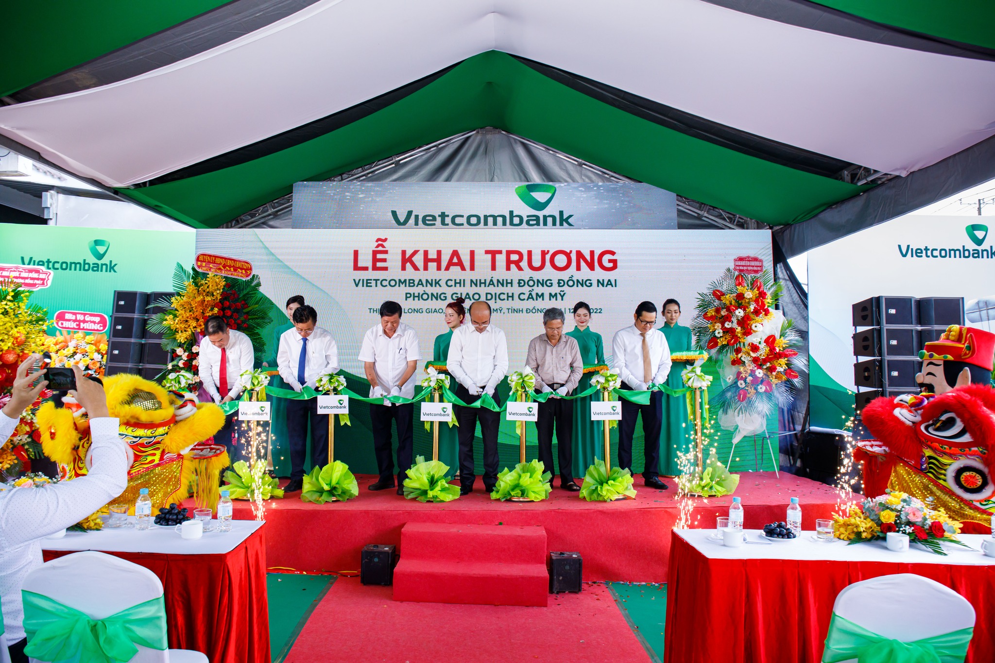 Khai truong Vietcombank Cam My 5